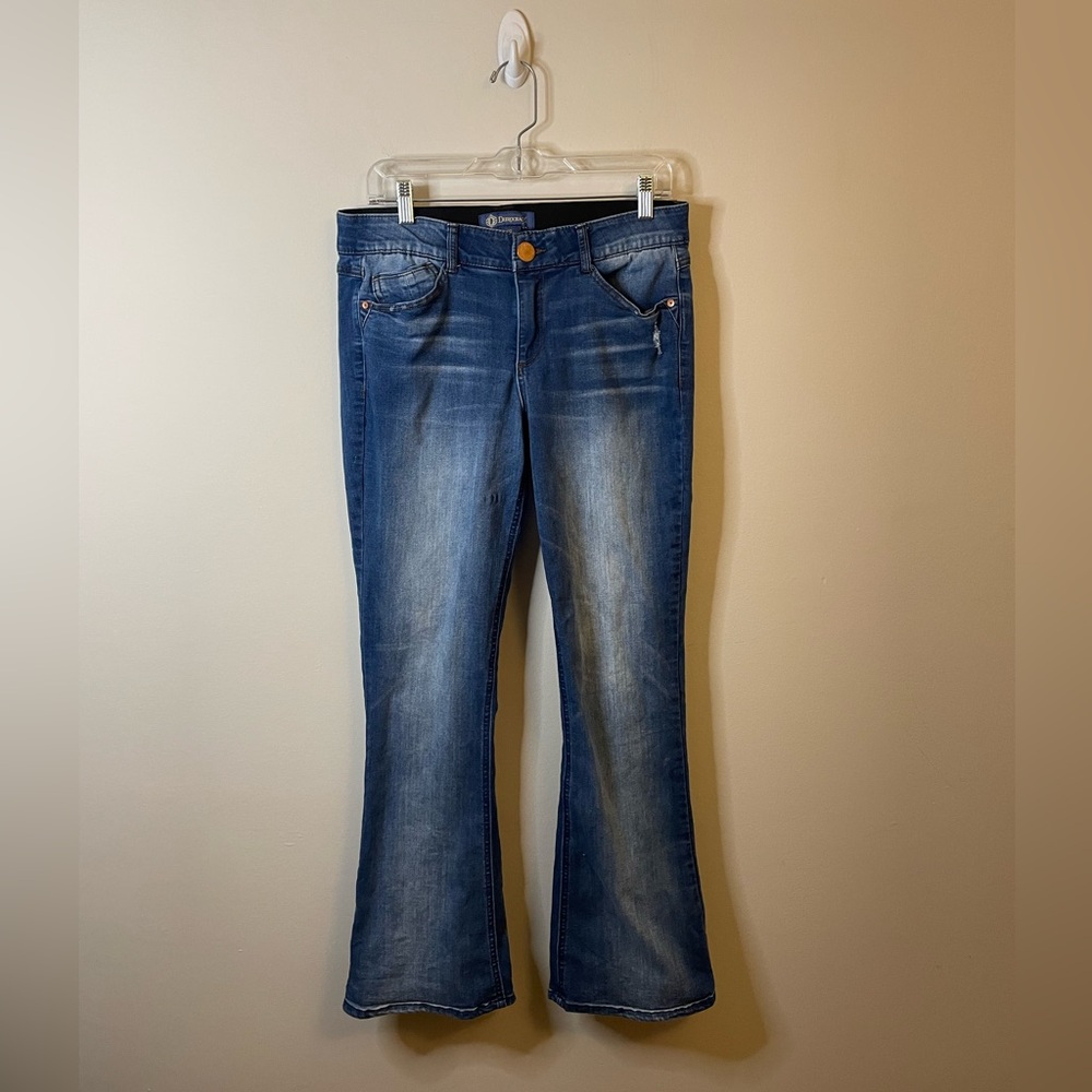 Democracy Jeans Kathryn “Ab”Solution Itty Bitty Bootcut Jean